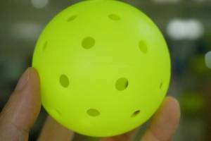 Balles de pickleball OEM, 40 trous, 26g, moulées en une seule pièce, conformes aux normes USAPA, pour entraînement intérieur/extérieur - Product Image 4