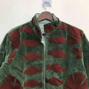 Chaqueta Bomber Bordada con Diseño Floral Suzani, 100% Terciopelo, Relleno de Algodón, Hecha a Mano, Estilo Bohemio Vintage, Reversible, para Verano - Product Image 5