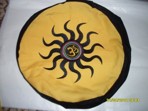 Coussin de méditation GULLSTAR YOGA INDUSTRY avec broderie du symbole Om, en toile de coton, pour la relaxation, usage adulte, respectueux de l'environnement - Product Image 5