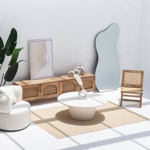 Mueble de TV de Madera con Diseño de Arco Orion de Vandana Novara, Consola de Entretenimiento Moderna de Madera Sólida - Product Image 3