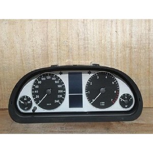 ชุดหน้าปัดเรือนไมล์มือสอง รุ่น B-class รหัส A1695409048 - Product Image 1