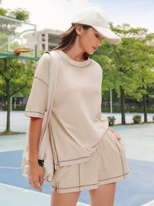 Ensemble deux pièces décontracté d'été pour femmes, tendance et élégant, composé d'un t-shirt et d'un short, confortable et respirant, idéal pour se détendre. - Product Image 6