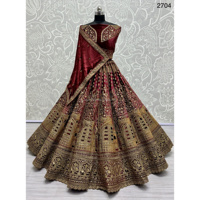 Collections de velours de vêtements de mariée indiens pour la mariée avec le travail de Zarkhan par Fabzone