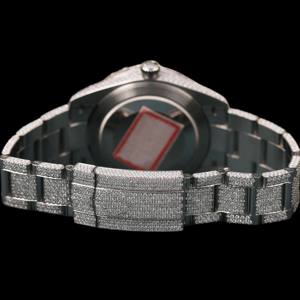 นาฬิกาข้อมือผู้ชายดีไซน์ล่าสุด ทองคำขาว ประดับเพชรโมอิสซาไนต์ทรงกลมเต็มหน้าปัดสีดำ พร้อมคุณสมบัติพิเศษ - Product Image 4