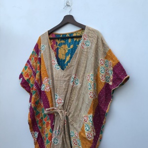 Caftán bohemio de algodón Kantha hecho a mano en India, vestido playero para mujer - Product Image 5
