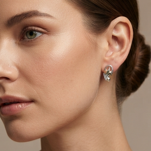 DIVYORO FEATHERED CURVE <b>STUDS</b> EARRING - Product Image 4