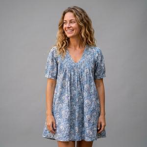Vestido Corto de Verano para Mujer, 100% Algodón, Estampado Floral a Mano, Estilo Boho, Holgado, con Pliegues, Tejido Transpirable, Hecho a Mano - Product Image 1