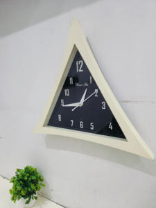 Reloj de Pared de Madera Hecho a Mano, Estilo Moderno, Forma Triangular, Estilo Antiguo, Decoración para el Hogar y la Oficina, para Sala de Estar - Product Image 3