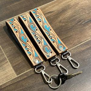 Bracelet en cuir de vache usiné à la main de luxe durable porte-clés personnalisé de haute qualité longe voiture porte-clés femmes dragonnes - Product Image 6