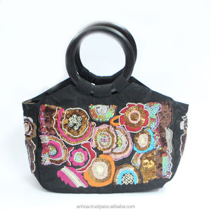 Bolsa de lino bordada a mano con asas de Bambú - Product Image 2