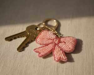 Porte-clés perlés artistiques avec broderie détaillée, accessoires faits à la main pour clés, sacs à main, sacs à dos et sacs de voyage - Product Image 4