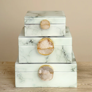 Coffret de rangement pour bijoux en verre blanc marbré avec bouton en agate naturelle, finition lisse, décoratif, pour souvenirs et organisation de la coiffeuse - Product Image 1