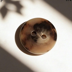 Boutons en corne de buffle naturelle faits à la main, écologiques, couleur marron, CC-2148, artisanat Crescent, dos plat, F S INTERNATIONAL - Product Image 3