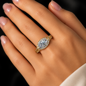 Anillo de Eternidad Vintage de Plata 925 Chapado en Oro con Moissanita de Corte Marquesa y Diamantes Engastados, Anillos Finos Unisex para Compromiso y Boda, Regalo - Product Image 2