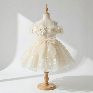 Vestido de niña de las flores estilo champán asequible, con hombros descubiertos, de tul suave, lindo vestido de fiesta para niñas, tela cómoda, segura y que no irrita. - Product Image 2