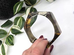 Bracelet en résine artisanal haut de gamme MN Exports, bijou artistique unique, accessoire léger, cadeau pour femme - Product Image 2