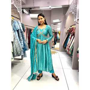 DISEÑADOR CHINON BORDADO ENCAJE TRABAJO ALIA CORTE VESTIDO INFERIOR CON DUPATTA SKY - Product Image 1