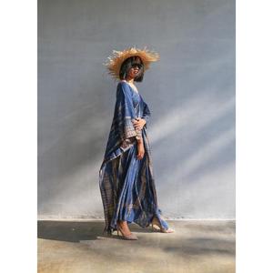 Robe kaftan bleu tie-dye de luxe pour femmes, ample, style plage, tenue bohème, maxi kaftan - Product Image 4