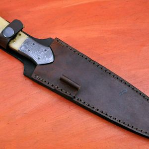 Cuchillo de Hoja Fija de Acero de Damasco, Cuchillo de Caza con Punta Caída, Grosor de 0.6mm, Mango de Marfil, Funda de Cuero - Product Image 4
