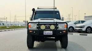Gran Oferta: Land Cruiser 70 2018 |   Motor Diésel de 4.5L |   Transmisión Manual |   Volante a la derecha |   Ambulancia Modificada 4x4 SUV - Product Image 2