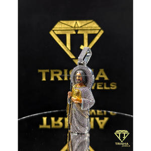 Pendentif Jésus de luxe en moissanite et diamant en argent sterling 925, bijoux hip-hop glacés, charme religieux personnalisé par Trisha Jewels - Product Image 2