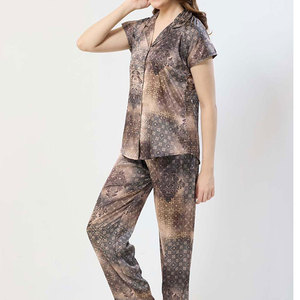 Elegante Conjunto de Pijama para Descansar, Material Suave, Comodidad Premium, Uso Casual, Traje de Dormir para Mujer en Venta - Product Image 5