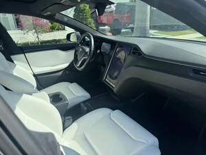 Tesla Model S Performance 2024 d'occasion, conduite à gauche, sièges en cuir, caméra de recul, écran tactile, phares au xénon - Product Image 5