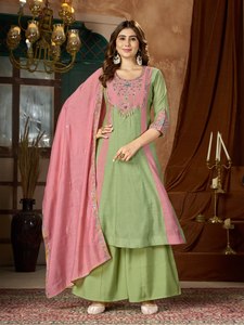 ชุดคุรตะปักลายสีเขียวชมพู พร้อมกางเกงปาลาซโซและผ้าคลุมไหล่ - Product Image 1