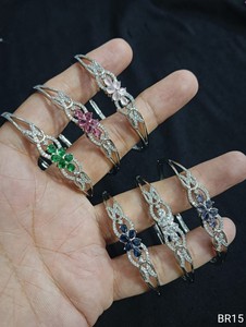กำไลข้อมือเทนนิสลายดอกไม้สไตล์ชาติพันธุ์ชุบเงินโบราณประดับเพชรแบบอเมริกันสำหรับผู้หญิง ของขวัญเครื่องประดับงานแต่งงาน - Product Image 3