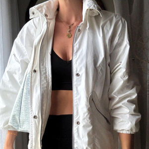 Chaqueta Corta de Nylon Estilo Vintage para Mujer, Color Beige, Cuello Alto, Cierre Completo con Broches, Ligera, Deportiva e Informal - Product Image 6