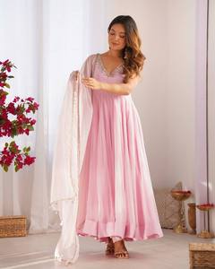 Ensemble Anarkali rose en georgette avec broderie miroir, bordure en dentelle, dupatta et pantalon pour femme, tenue de soirée - Product Image 3