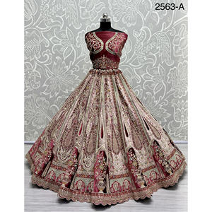 Fabzone Indian Bridal Velvet Collections Robe de mariée avec Zarkhan Work for Brides - Product Image 2