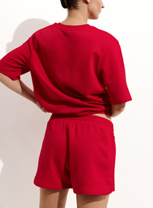 Ensemble deux pièces rouge pour femme, t-shirt à manches courtes et short, col rond, coupe ample, décontracté, printemps-été, 100% coton, imprimé avec des lettres - Product Image 4