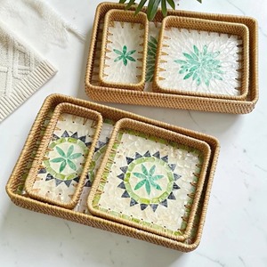 Bandeja de Almacenamiento de Nácar con Diseño Floral, Bandeja de Almacenamiento de Nácar y Ratán - Product Image 1