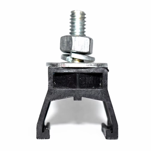 Abrazadera de suspensión de barra colectora CMK 250A DSL para grúa EOT, poste único, trifásico CI, soporte de aluminio, sistema envuelto de alta resistencia - Product Image 1