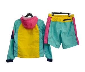 Ensemble de survêtement homme personnalisé en nylon de haute qualité pour l'hiver, respirant et léger, avec veste à capuche zippée coupe-vent et short - Product Image 2