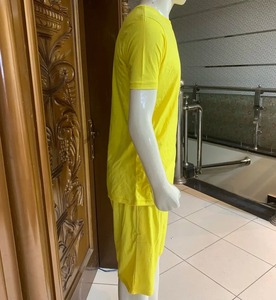 Ensemble T-shirt et short pour homme Furuilai, haute qualité, 100% polyester, col rond, manches courtes, tissu satiné, imprimé numérique, non tissé, été - Product Image 4