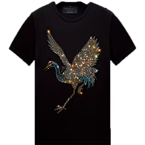 เสื้อยืดผู้ชายสีดำประดับเพชรลายเครน ดีไซน์หรูหรา ประกายวิบวับ แขนสั้น สไตล์สตรีทแวร์ สำหรับงานปาร์ตี้และแฟชั่น คุณภาพสูง - Product Image 1