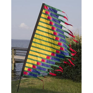 Bandera Decorativa para Exteriores con Diseño de Corazón Rosa con Centro Amarillo Impreso - Product Image 4