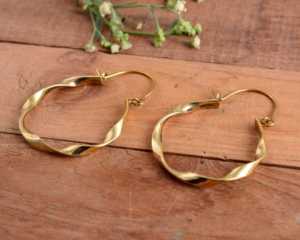 Pendientes de Aro Trenzados de Acero Inoxidable Quirúrgico con Baño de Oro de 18k, Antideslustre, Diseño de Onda, para Mujer, Venta al por Mayor de Joyería de Moda - Product Image 4