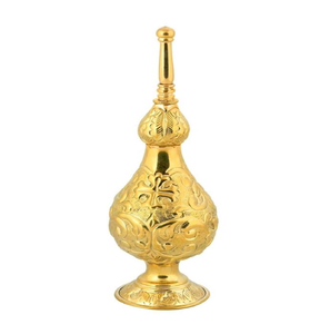 Aspersor de agua bendita de latón con incrustaciones intrincadas, perfecto para rituales de iglesias y templos. Disponible a precios de mayorista. - Product Image 1