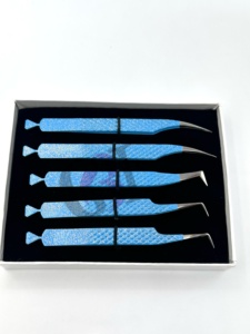 แหนบต่อขนตาสแตนเลสเคลือบสีฟ้าไอซ์บลูแบบแยกส่วนได้ดีเยี่ยม 90 องศา ด้านหลังใหม่ประดับด้วยกลิตเตอร์สีเงินเพชร - Product Image 6