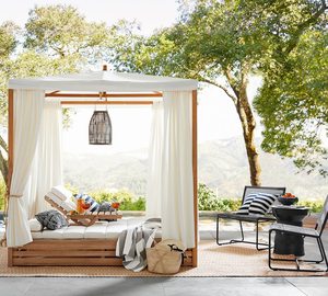 Lit de repos de luxe en teck pour extérieur, chaise longue de piscine, lit à baldaquin pour patio et jardin, mobilier de villa de villégiature - Product Image 1
