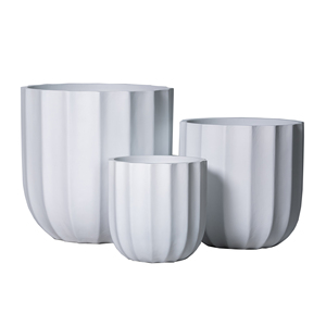 Juego de 4 macetas cilíndricas de fibra de vidrio clásicas blancas, resistentes a las heladas, lisas, para jardín interior y exterior, decorativas y atemporales. - Product Image 1