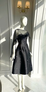 Robe de soirée élégante vintage pour femme, brodée, en organza, manches courtes, avec cape en mousseline transparente, respirante, coupe trapèze, avec empiècements en maille - Product Image 5