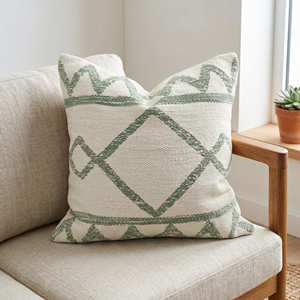 Funda de Almohada Boho Kilim con Patrón de Flechas Tribales para Sala de Estar, Decoración del Hogar de Estilo Suroeste y Ecléctico - Product Image 3