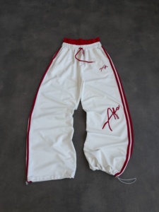 Pantalones Deportivos Anchos Personalizados para Hombre, Estilo Urbano, con Franja Lateral Blanca y Roja, Bordados, Casuales, Holgados - Product Image 1