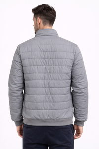 Chaqueta Acolchada Gris para Hombre, Ligera y Aislante para Invierno, con Cierre Completo de Cremallera y Cuello Alto - Product Image 3