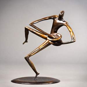 Sculpture moderne en aluminium coulé exprimant un rythme organique, une forme réfléchie et l'esprit de l'innovation artistique - Product Image 6