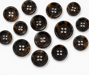Boutons de couture ronds en corne de buffle naturelle de luxe, polis à la main, faits à la main, à 4 trous, pour manteaux, vestes, blazers, vêtements - Product Image 5